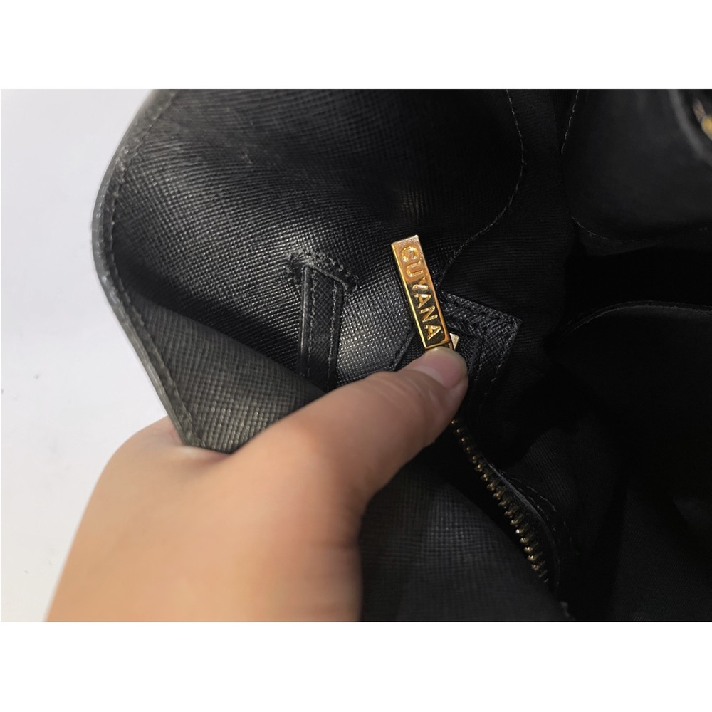 SOLD Cuyana oversized leather bucket bag - Picture 8 of 10